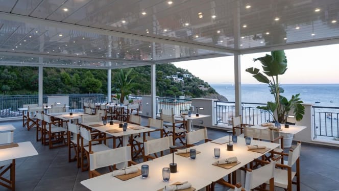 ROOF FIANI Restaurant Pool Bar - 9