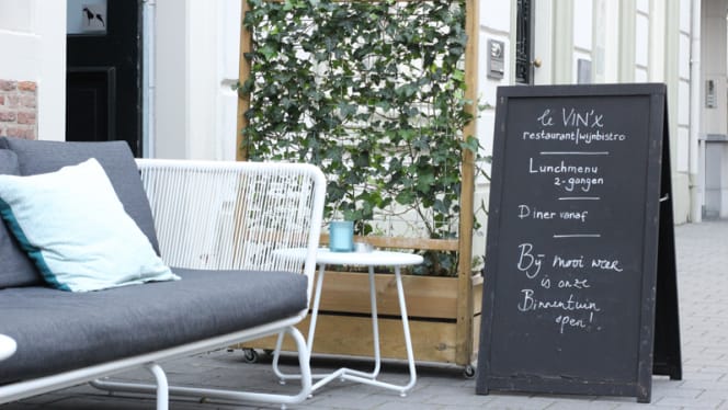 restaurant le VIN 'x - 8