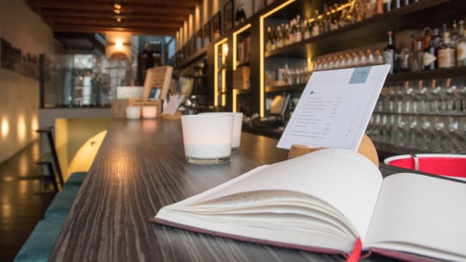 restaurant le VIN 'x - 5