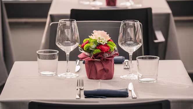 VISTA RESTAURANT - 1