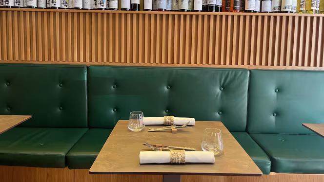 Connoisseur Restaurant - 9