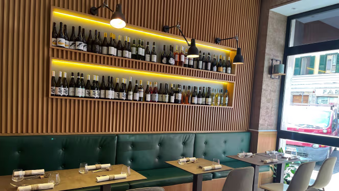 Connoisseur Restaurant - 6