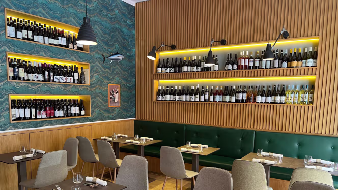 Connoisseur Restaurant - 5