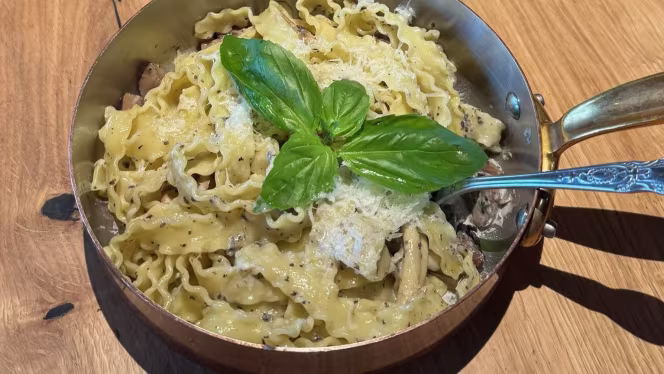 Queen Mamma - Waves - 3