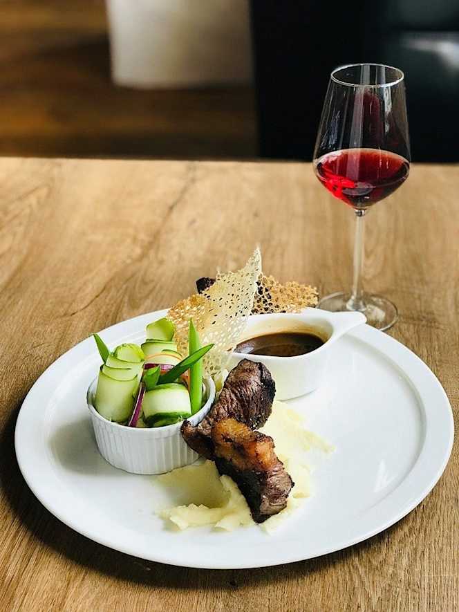 Delmonico - Steakhouse, Friends & Wine - 0