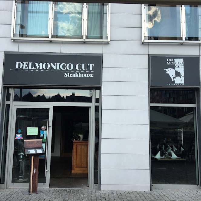 Delmonico - Steakhouse, Friends & Wine - 5