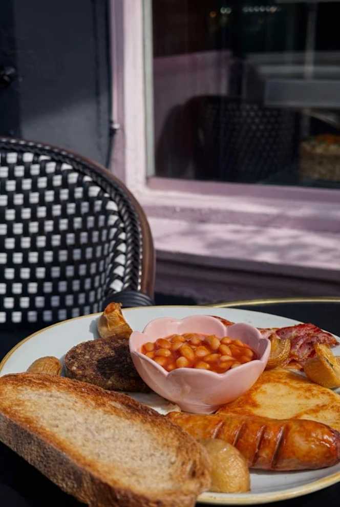 Mary's Cafe Bistro - 9