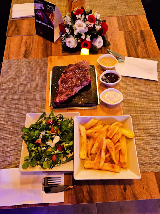 Loco Tamarze Steakhouse - 2