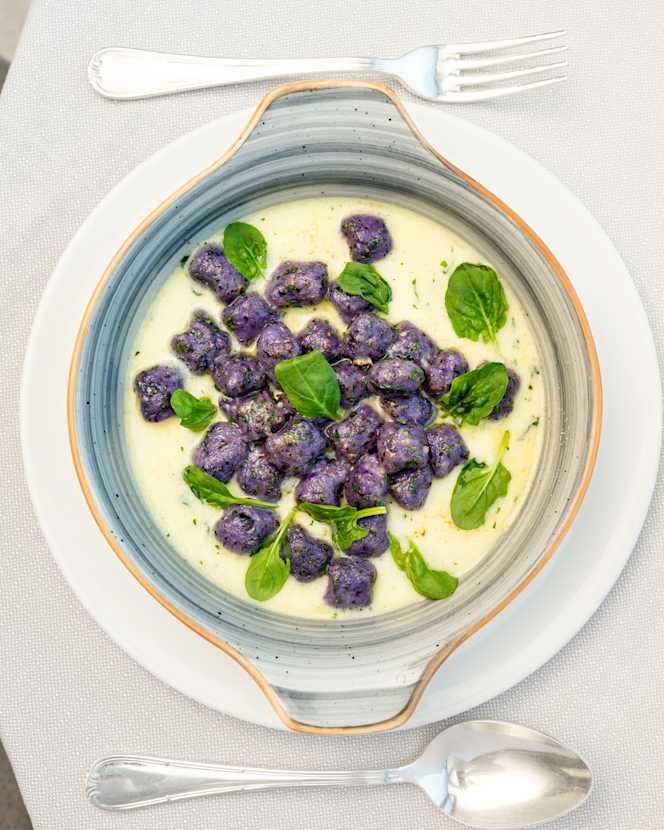 Equinox Lounge Bar - 5