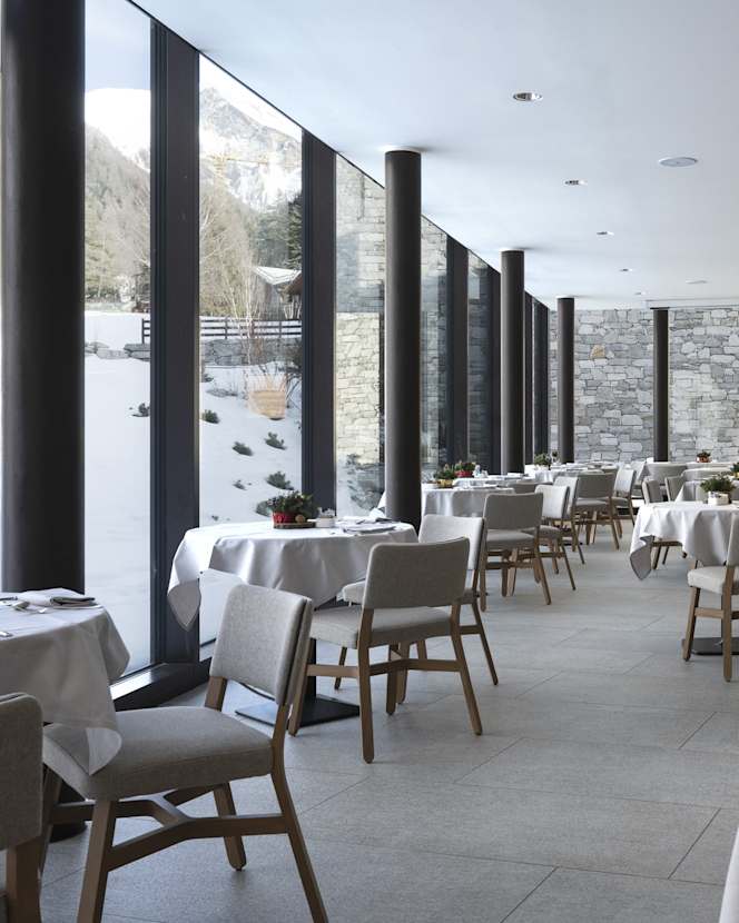 Equinox Lounge Bar - 6