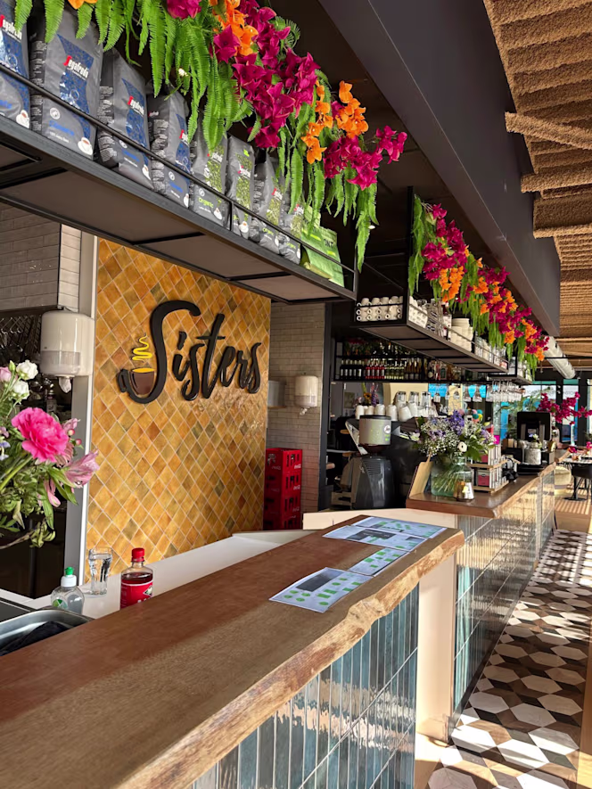 Lunchcafe Sisters - 1