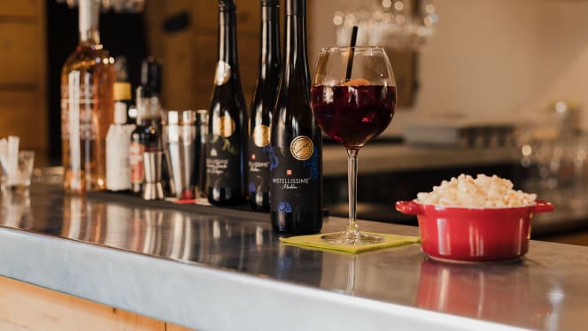 Le "J" Steakhouse - 2