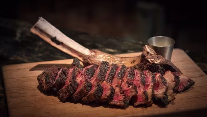 Le "J" Steakhouse - 9