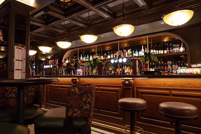 Charlie Browns Hale - 7