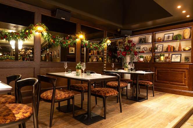 Charlie Browns Hale - 6