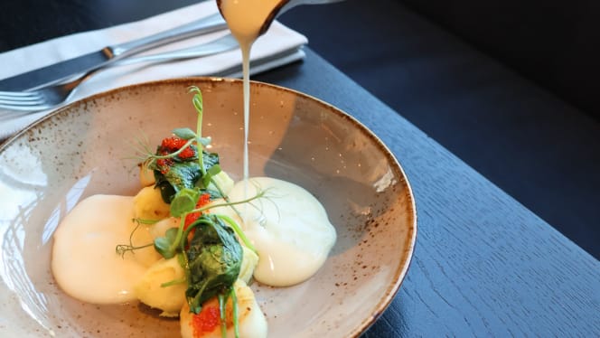 Pillars Bar & Kitchen - 4