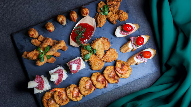 Nine Arches Lounge Bar & Restaurant - 7