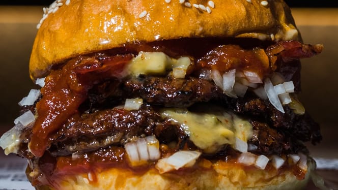 Prime Burgers & Smokehouse - 9