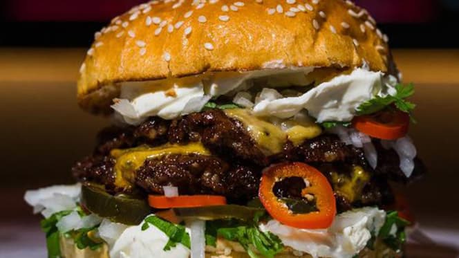 Prime Burgers & Smokehouse - 5