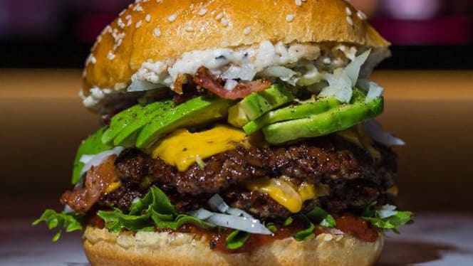 Prime Burgers & Smokehouse - 3