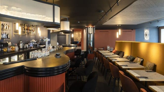 Le Conti Bar & Restaurant - 4