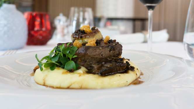 Porter Bistro - 1