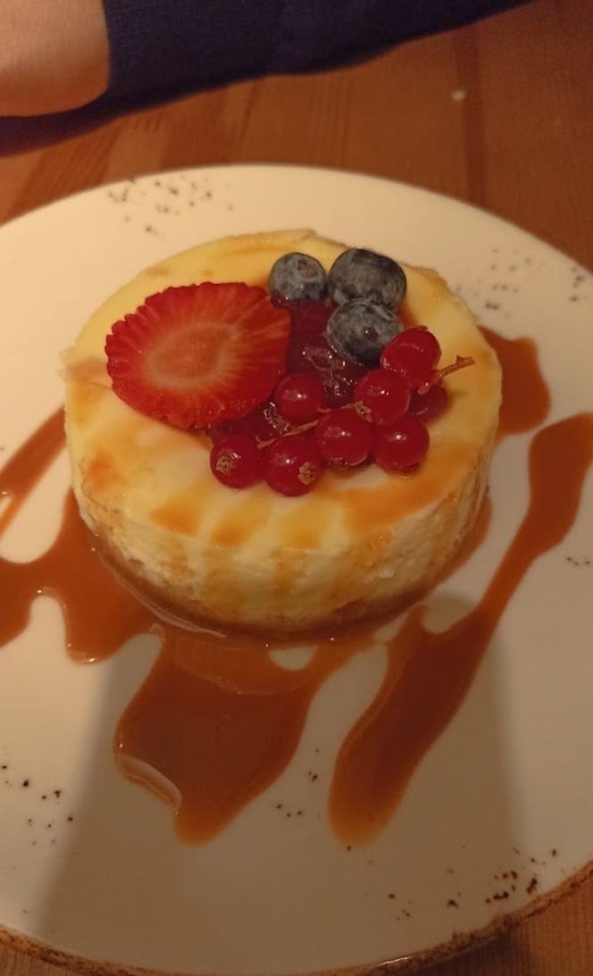 Mika Resto Bar - 4