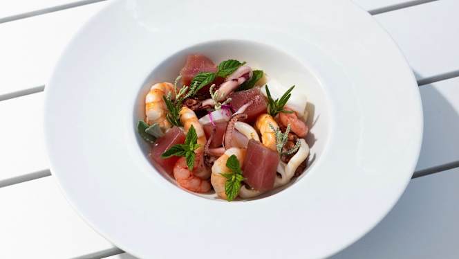 Baia Lounge & Fish Bar - 3