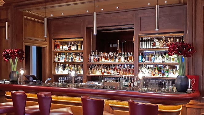 The Guards Bar and Lounge - 3