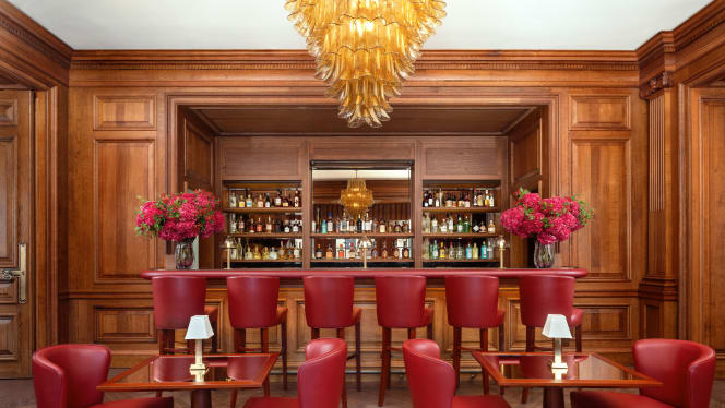 The Guards Bar and Lounge - 4