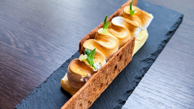 Ultimo Bistro & Wine Bar - 5