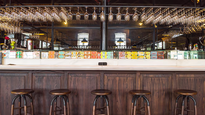 VINUM Restaurant and Wine Bar - 1