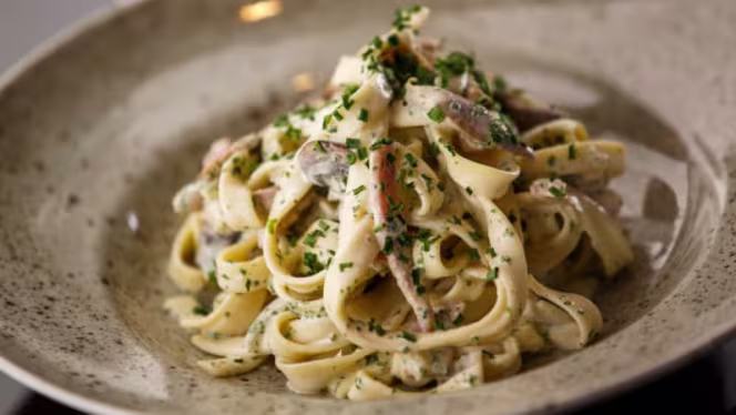 Brasserie at Mercure Gloucester Bowden Hall - 7