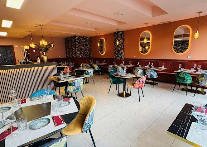 Andaaz Indian Cuisine Restaurant - 6