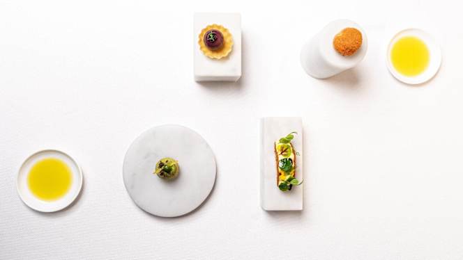 ZAYT Restaurant - 9