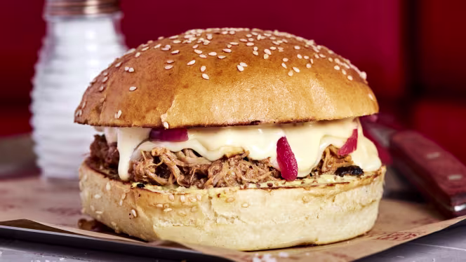 Lazy Suzy - Smoked BBQ Burger - Tours - 1