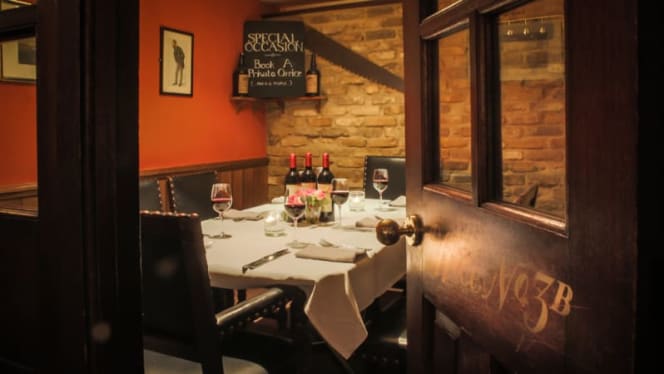 Champagne Charlies - 8