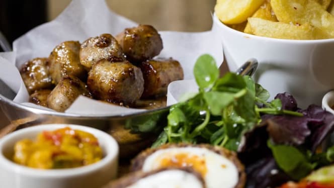 Champagne Charlies - 3