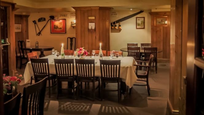 Champagne Charlies - 9