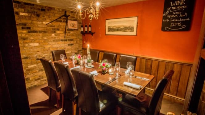 Champagne Charlies - 6