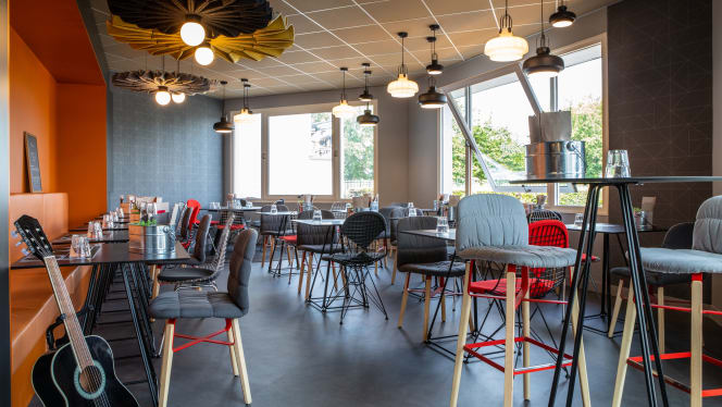 Charlie's Corner - 7