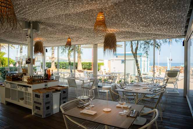 Vittoria Lounge Restaurant - 8