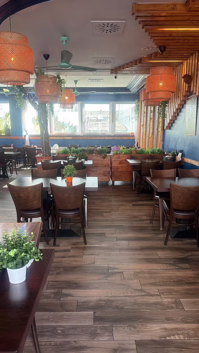 Lang Van Restaurant - 4