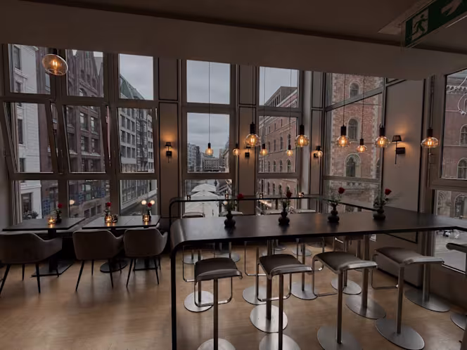 N6 - Kitchen & Bar - 7