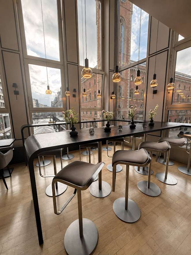 N6 - Kitchen & Bar - 2