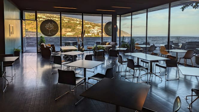 Magnolia Contemporary Bar & Restaurant - 4