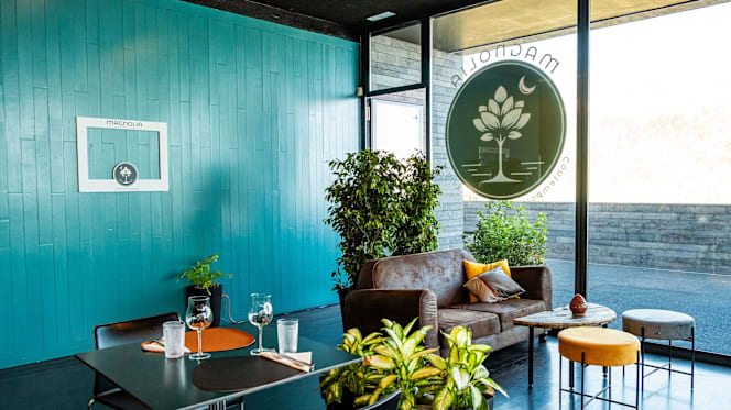 Magnolia Contemporary Bar & Restaurant - 3