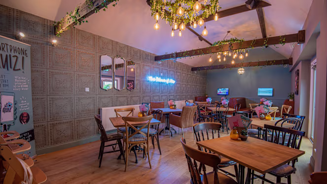 Prince Of Wales Lincoln - 1