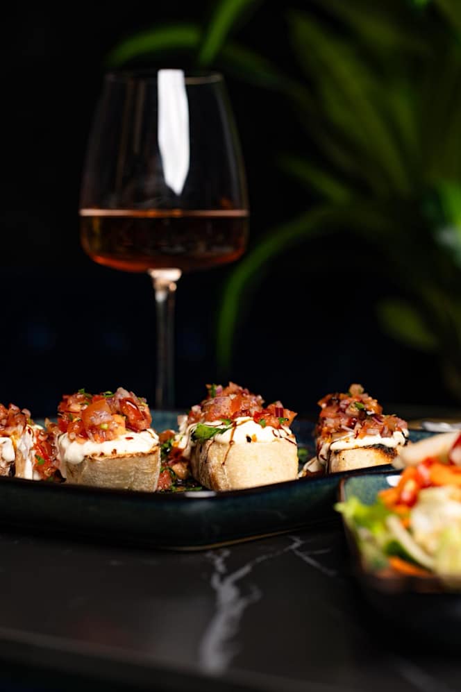 Baza Bar & Grill - 6