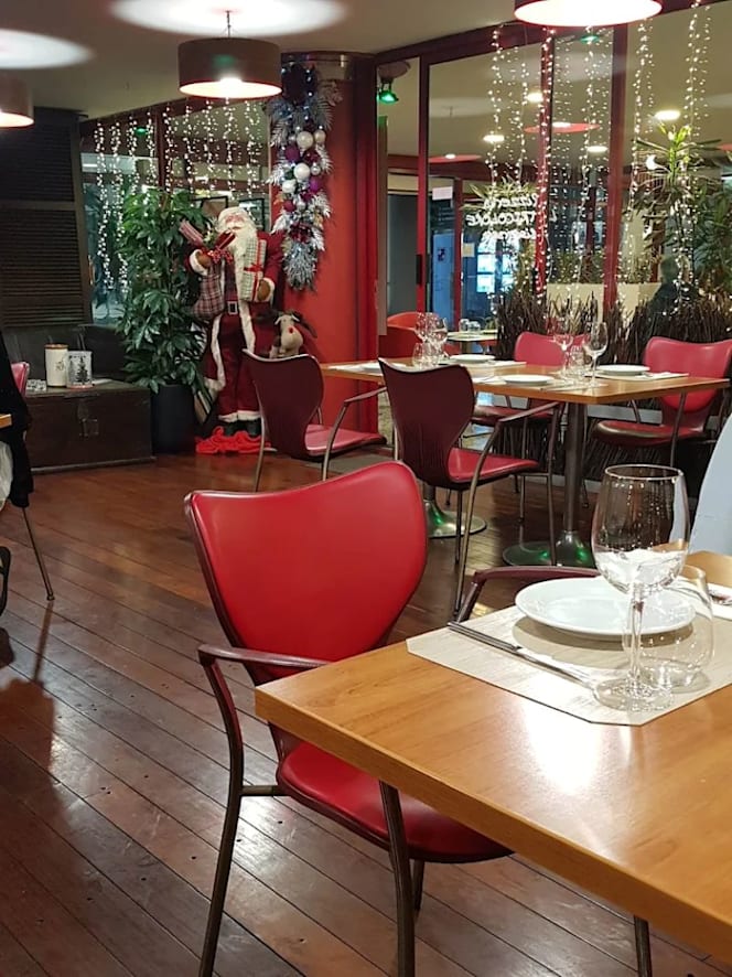 La Tricolore Pizzeria / Grill House - 6